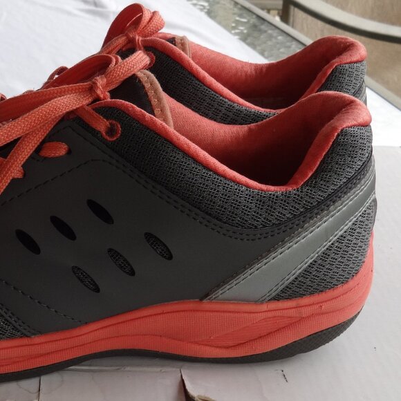 Vionic Venture women's size 10 sneakers Dark Grey mesh with orange laces & trim - Picture 11 of 13
